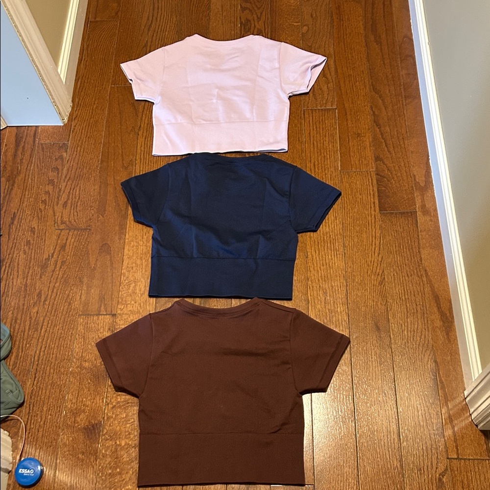 Size XS set of 3 offline by aerie crop tops - Picture 6 of 10